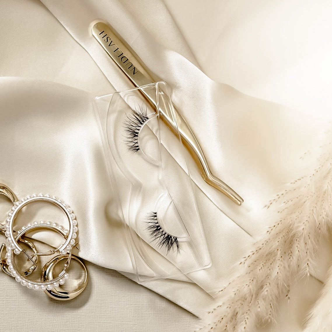 Eyelash Applicator